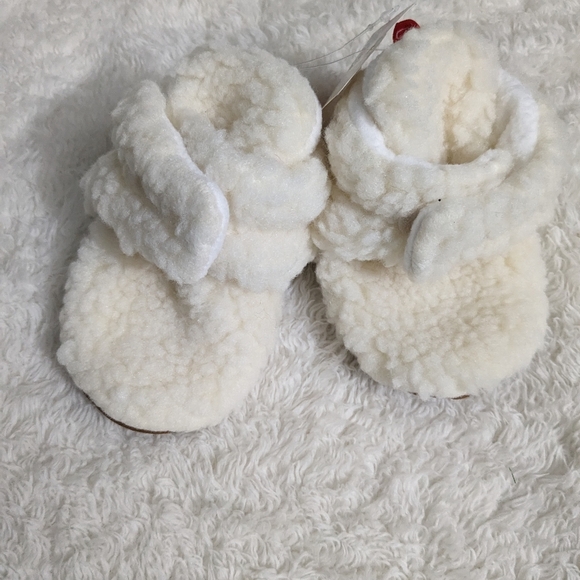 Baby Fashion Booties. Size 6 to 12 months. White. NWT. - Picture 8 of 9
